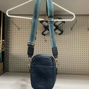 Elegant Navy Crossbody Bag with Adjustable Strap
